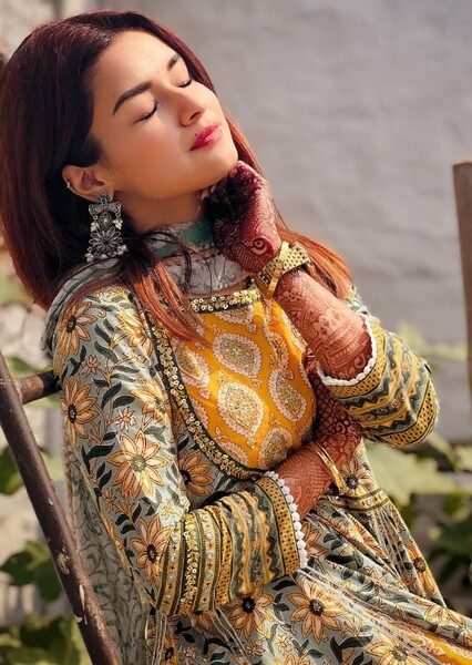 Avneet Kaur photo