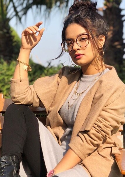 Avneet Kaur photo