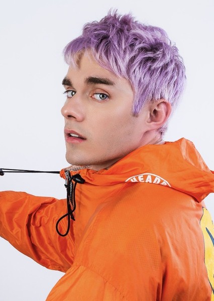 Awsten Knight photo