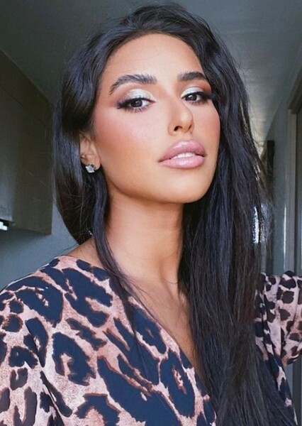 Aya Samaha photo