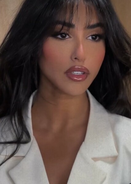 Aya Samaha photo