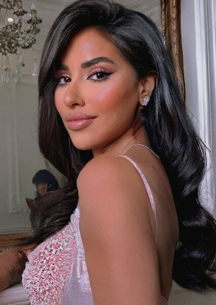 Aya Samaha photo