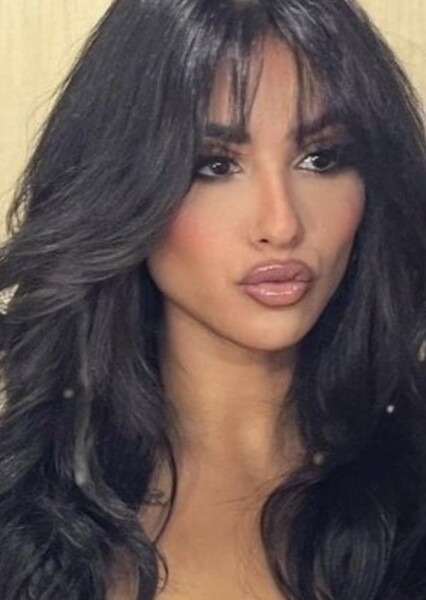 Aya Samaha photo
