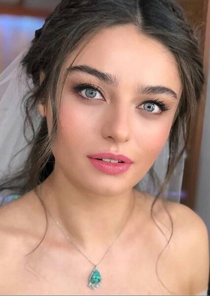 Ayça Ayşin Turan photo