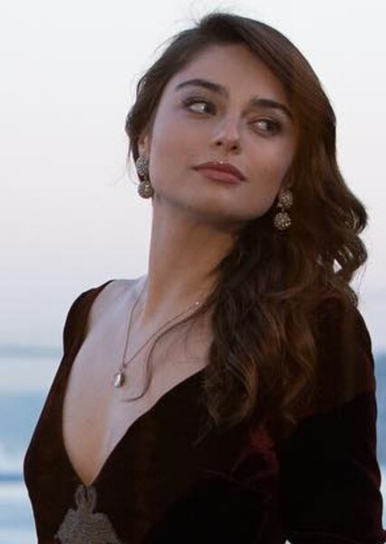 Ayça Ayşin Turan photo