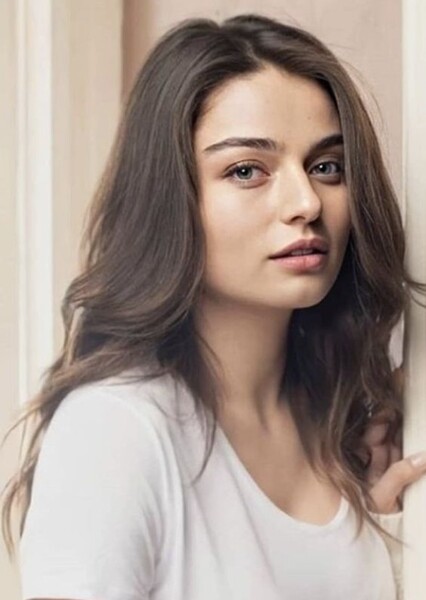 Ayça Ayşin Turan photo