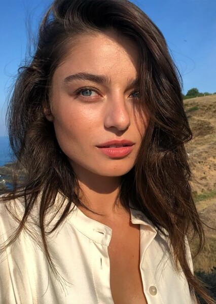 Ayça Ayşin Turan photo