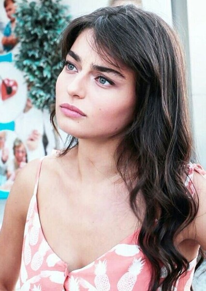 Ayça Ayşin Turan photo