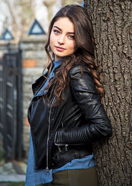 Ayça Ayşin Turan photo