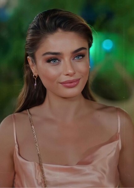 Ayça Ayşin Turan photo