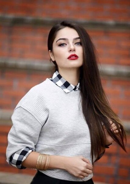 Ayça Ayşin Turan photo