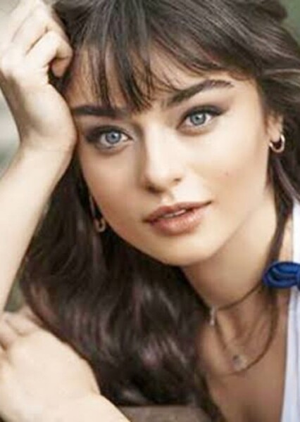 Ayça Ayşin Turan photo