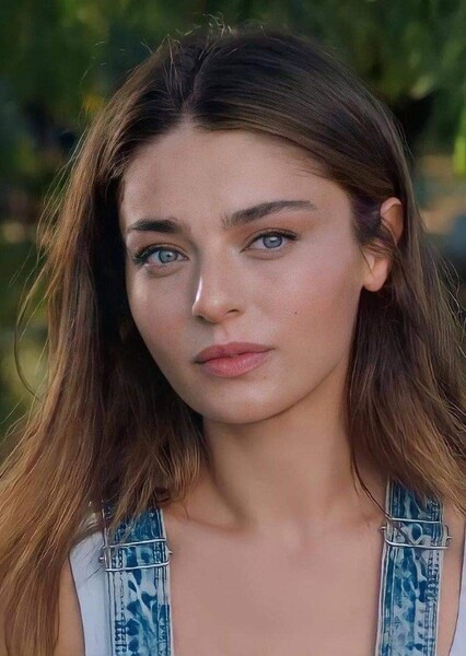 Ayça Ayşin Turan photo
