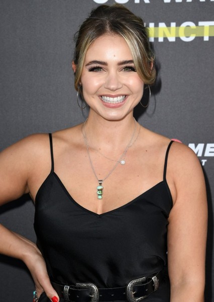 Ayla Kell photo