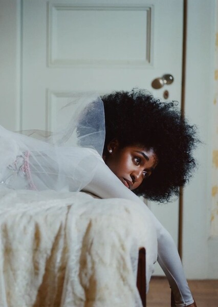 Ayo Edebiri photo