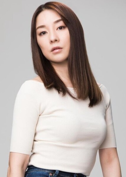Ayumi Itô photo