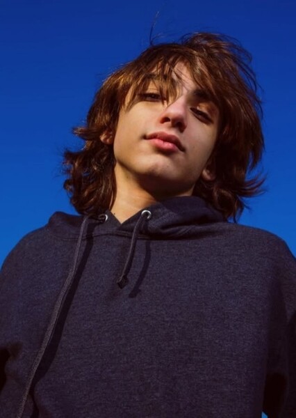 Azhy Robertson photo
