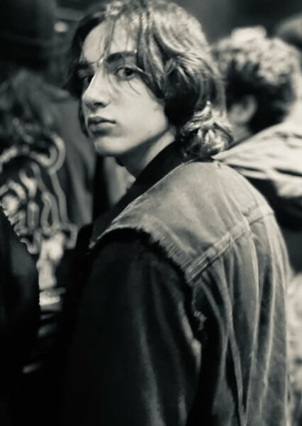 Azhy Robertson photo