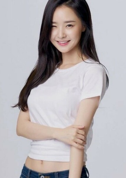 Bae Woo-hee photo