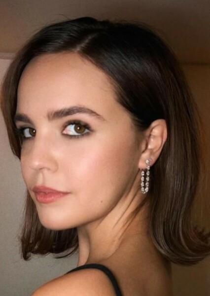 Bailee Madison photo