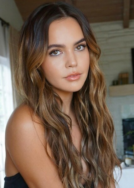 Bailee Madison photo