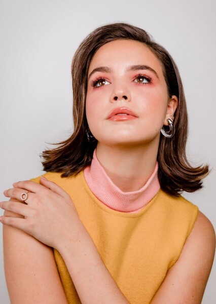 Bailee Madison photo