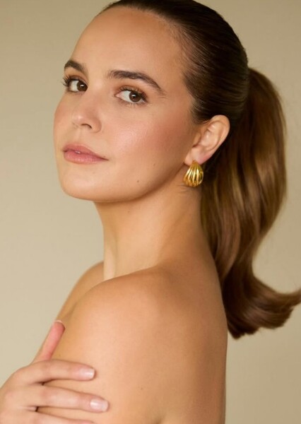 Bailee Madison photo