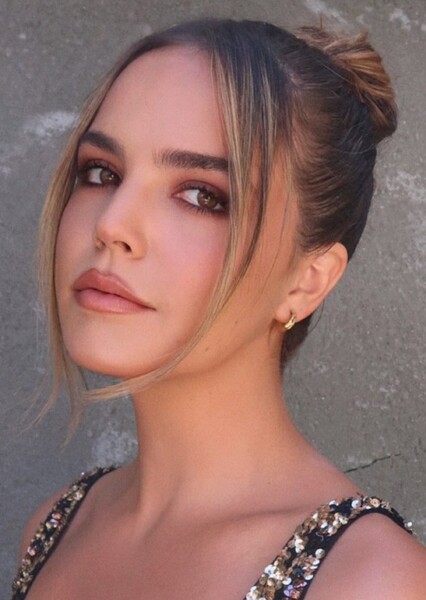 Bailee Madison photo