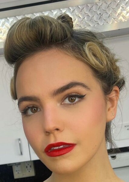 Bailee Madison photo