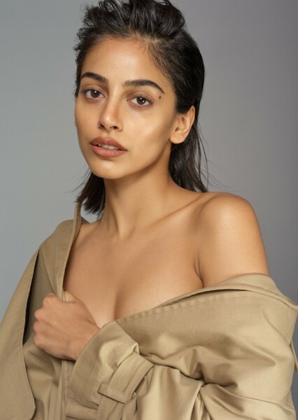 Banita Sandhu photo