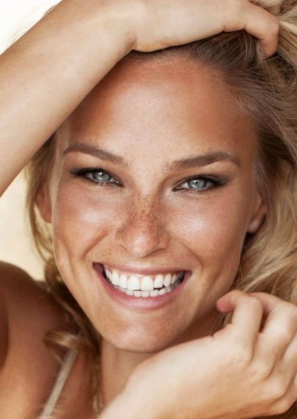 Bar Refaeli photo