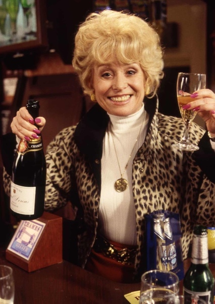 Barbara Windsor photo