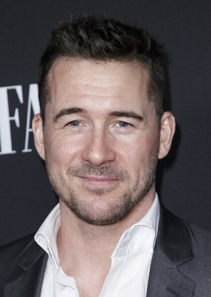 Barry Sloane photo