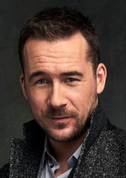 Barry Sloane photo