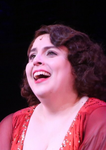 Beanie Feldstein photo