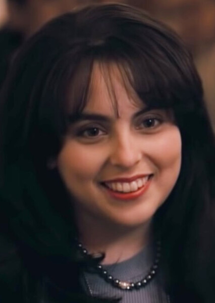 Beanie Feldstein photo