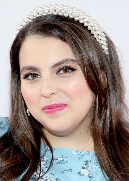 Beanie Feldstein photo