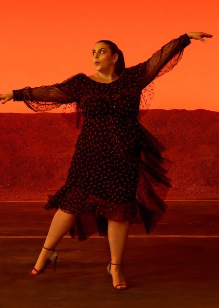Beanie Feldstein photo