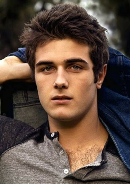 Beau Mirchoff photo