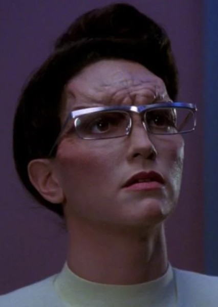 Bebe Neuwirth photo