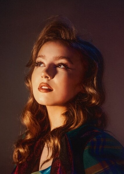 Bebe Wood photo