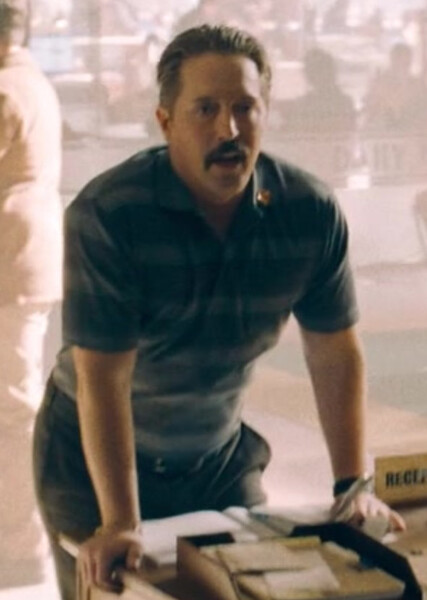 Beck Bennett photo