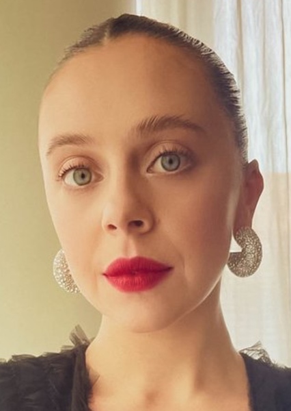 Bel Powley photo