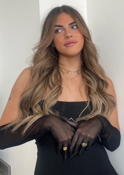 Bel Priestley photo