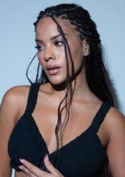 Bella Campos photo