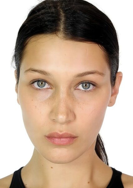 Bella Hadid photo