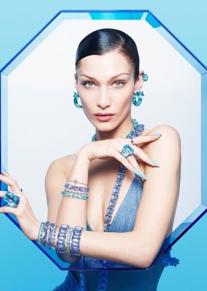 Bella Hadid photo