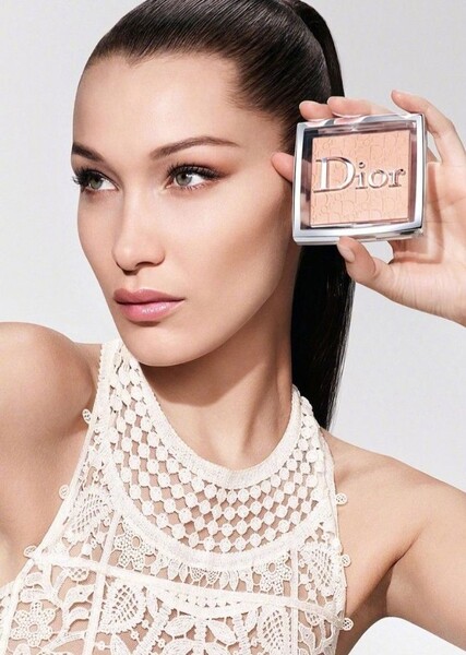 Bella Hadid photo