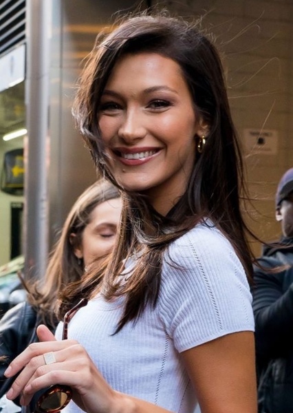 Bella Hadid photo