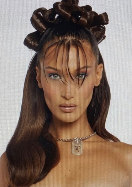 Bella Hadid photo
